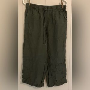 (3 for $20)Abercrombie & Finch, casual black cropped pants size med